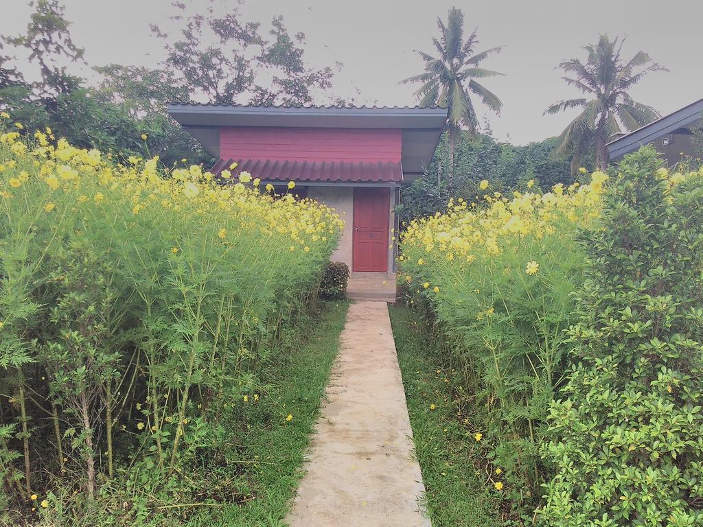 Ban Suan Sukjai Mae Sariang Exterior foto