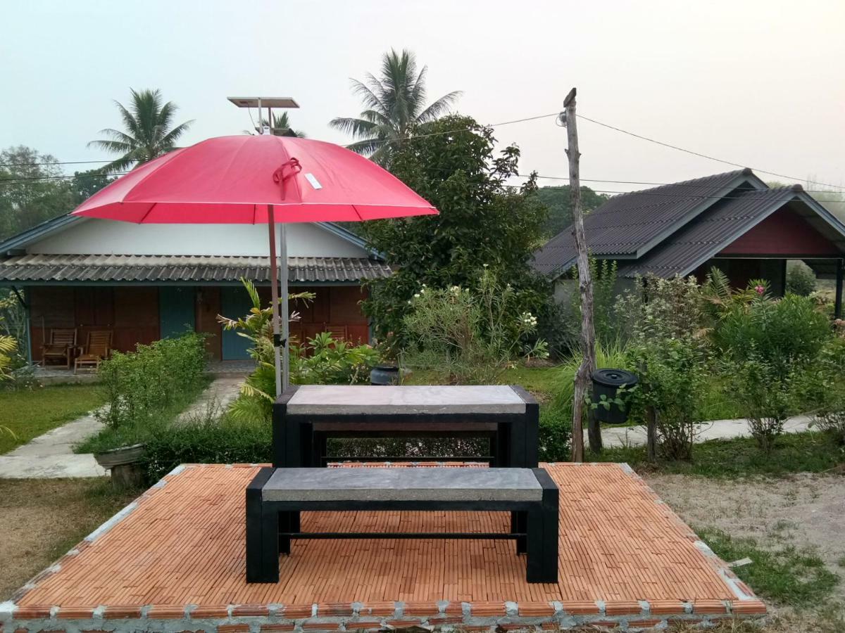 Ban Suan Sukjai Mae Sariang Exterior foto