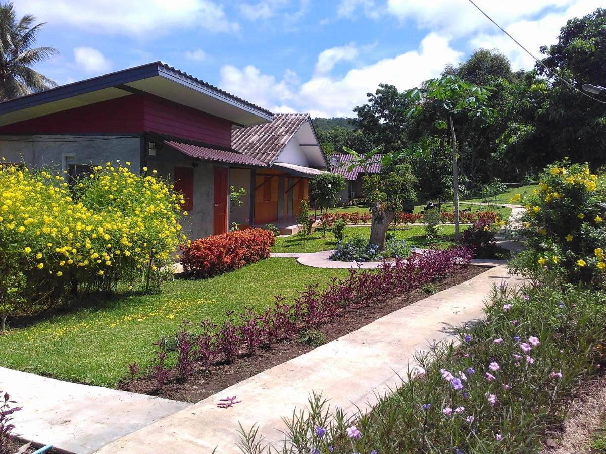 Ban Suan Sukjai Mae Sariang Exterior foto