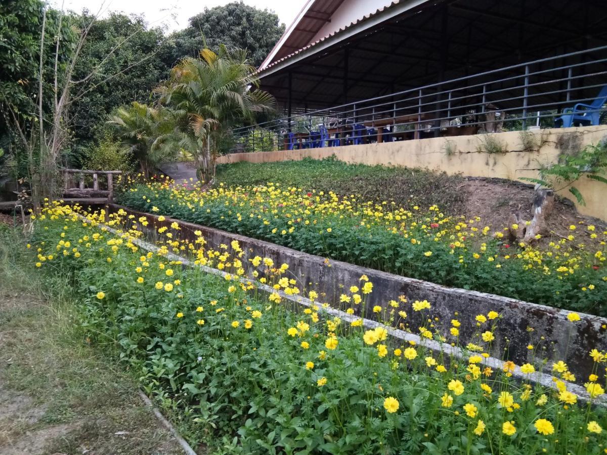 Ban Suan Sukjai Mae Sariang Exterior foto