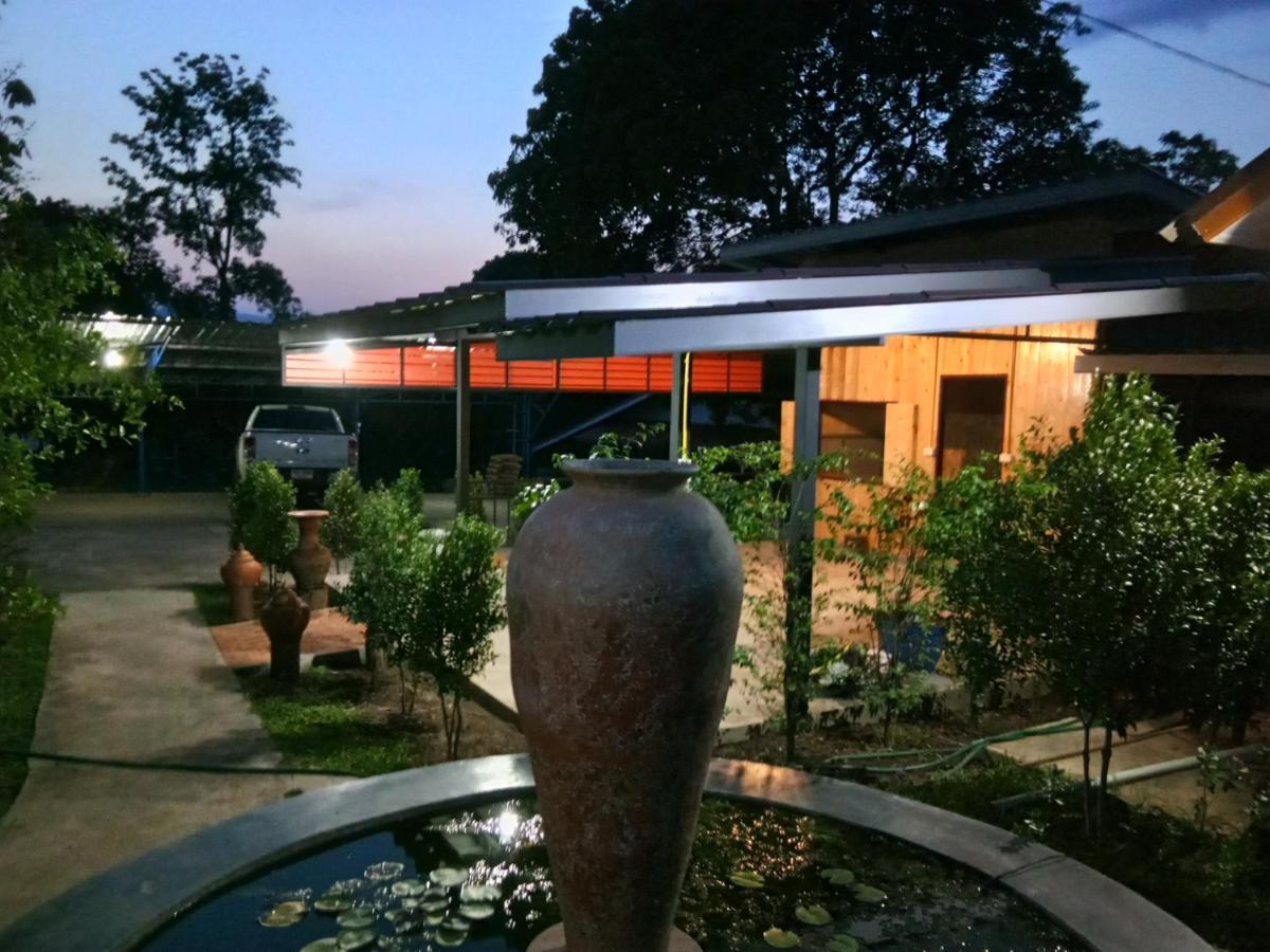 Ban Suan Sukjai Mae Sariang Exterior foto